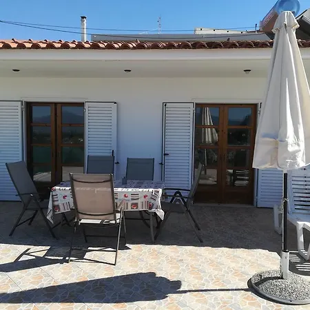 Petros House 1 *