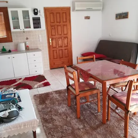 Apartment Petros House 1