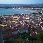 Petros House 1 * نافبليو
